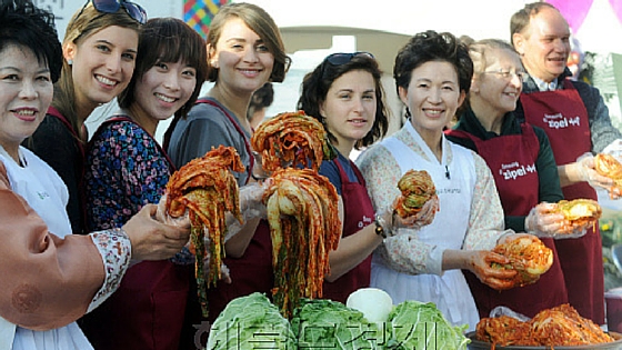 kimchi making